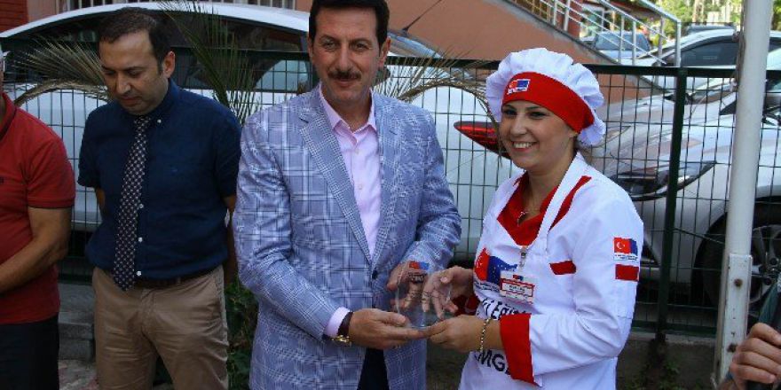 Başarılı Olan Kursiyerler Ödüllendirildi