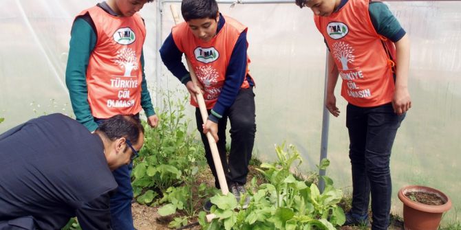 Tema Öğrencilere Doğa Sevgisi Aşılıyor