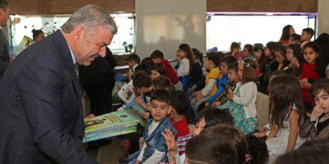 Başkan Çelik, "500 Anaokulunda 18 Bin Öğrencimize Kitap Dağıtacağız"