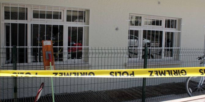 Kardeşine Kızdı Başkalarını Vurdu