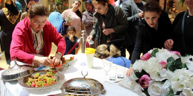 Ev Hanımları Hünerlerini Sergiledi