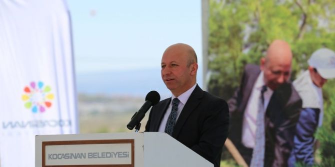 Çolakbayrakdar, Üniversite Öğrencileriyle Birlikte Fidan Dikti