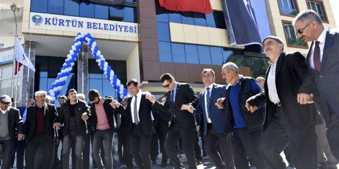 Kürtün Belediye Hizmet Binası Törenle Açıldı