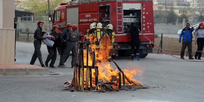 Öğrencilerin Yangın Tatbikatı Gerçeğini Aratmadı