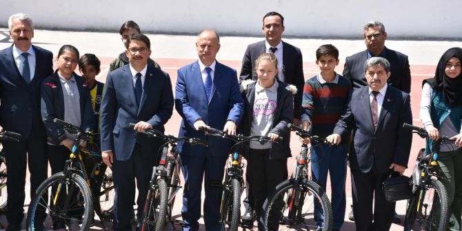 Şehzadeler ’De Sporculara Bisiklet Desteği