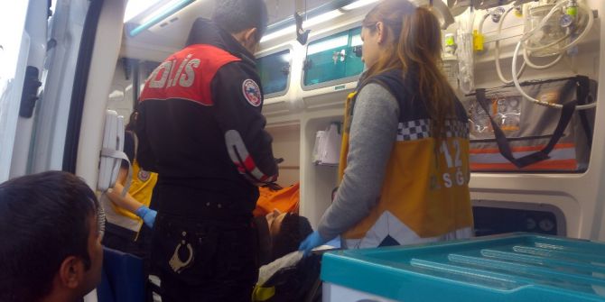 Baygın Bulunan İki Genç Hastaneye Kaldırıldı