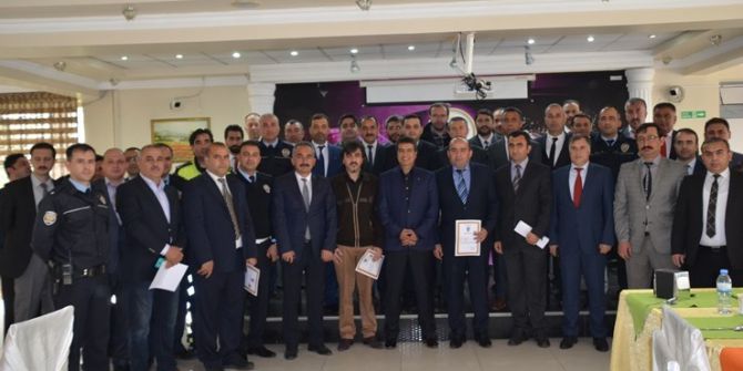 Başarılı Polislere Başarı Belgesi Verildi