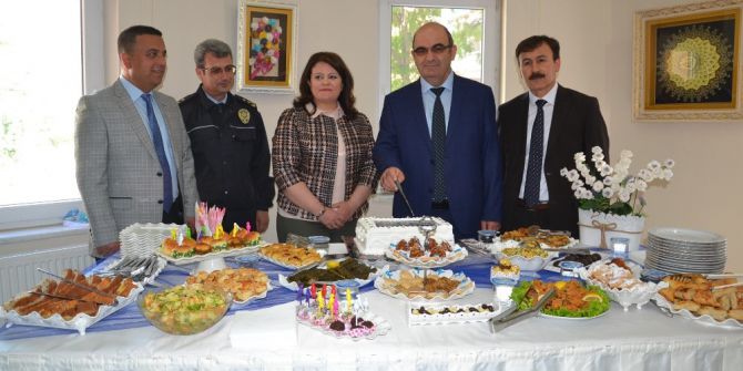 Polis Eşlerinden Göz Nuru Sergisi