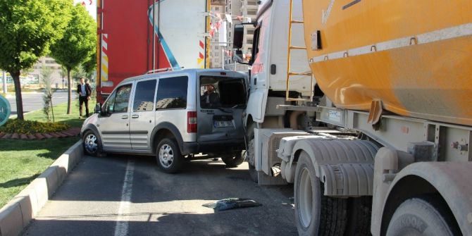 Şanlıurfa’da Zincirleme Trafik Kazası: 4 Yaralı