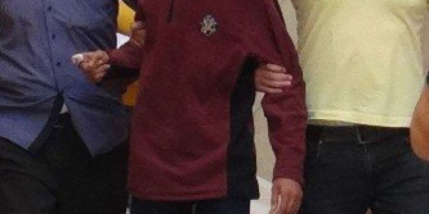 Dehşet Saçan Madde Bağımlısı Genç, Gazetecileri "Seni Öldürürüm" Diye Tehdit Etti