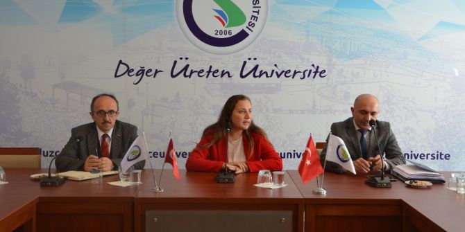 Düzce Üniversitesi Rektörü Ögrenci Temsilcileriyle Bir Araya Geldi