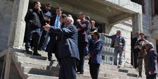 Kaymakam Uzan, Yapımı Devam Eden Halk Eğitim Merkezi İnşaatını İnceledi