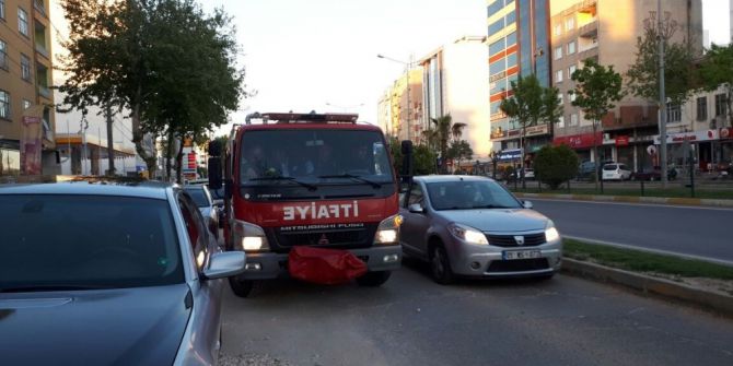 Asansörde Mahsur Kalan 2 Kişi Kurtarıldı