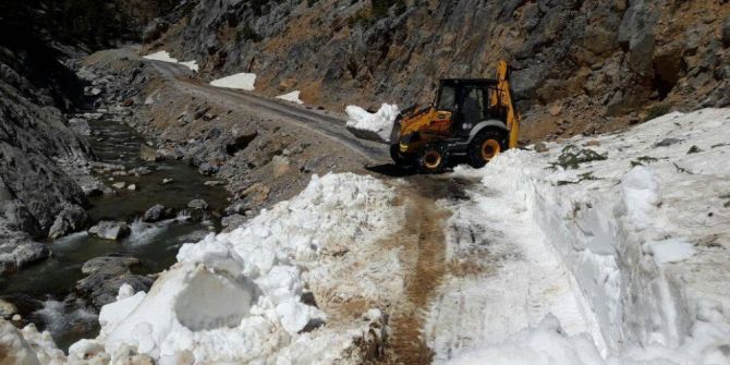 Yayla Yollarında Yaz Hazırlığı