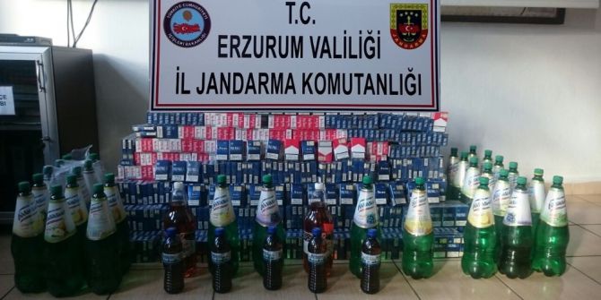 Polisten Kaçan Otomobilden Kaçak Sigara Ve İçki Ele Geçirildi