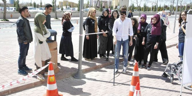 Selçuk Üniversitesi’nde Engeller Empati Yolu İle Aşılıyor