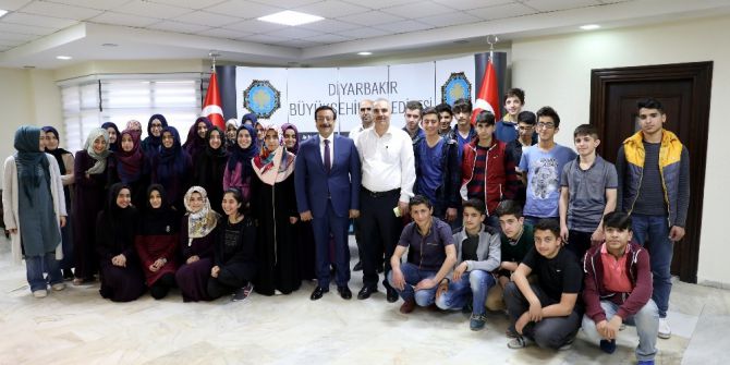 Başkan Atilla: “Gençlerimizin Mutluluğu İçin Çalışıyoruz”