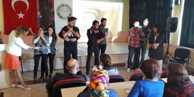 Üniversite Öğrencilerine İlkyardım Eğitimi Verildi