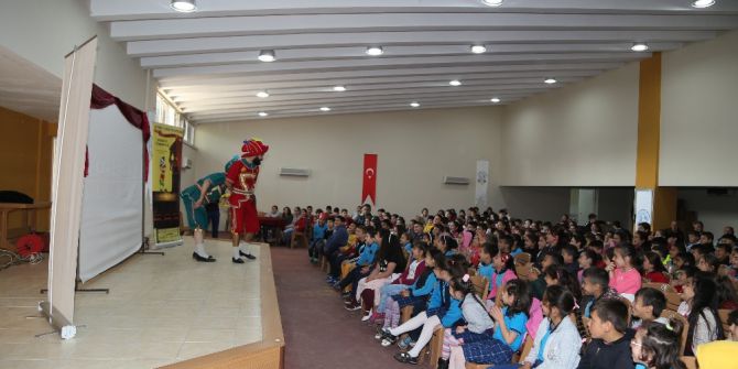 Efeler Belediyesi Karagöz Ve Hacivat’ı Öğrencilerle Buluşurdu