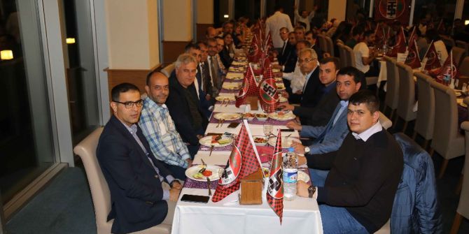 Turgutluspor Şampiyonluk Yemeğinde Coştu