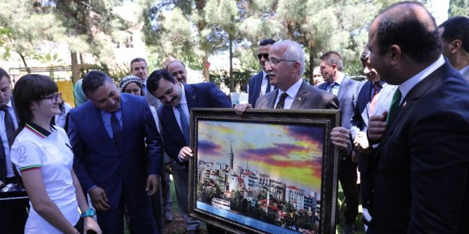 Çiftçi Ve Vali Tuna İstanbullu Öğrencileri Ağırladı