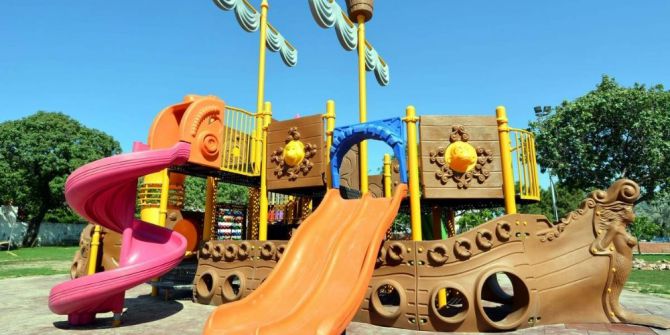 Aliağa’daki Uzunhasanlar Çocuk Oyun Parkına Kavuştu