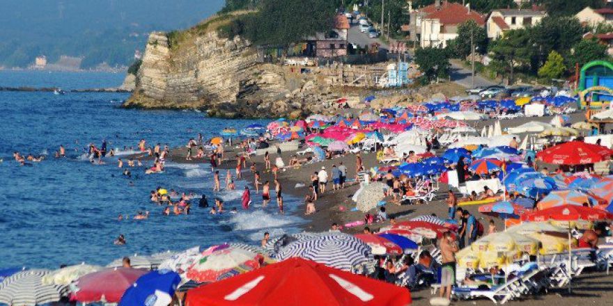 Akçakoca Yaz Sezonunda Çıkışını Sürdürüyor