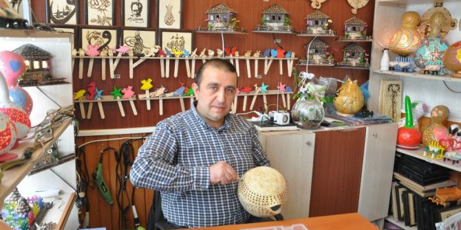 Su Kabağını Sanata Dönüştürüyor