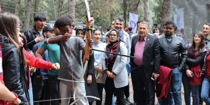 Muder, Yabancı Öğrencilere Ata Sporunu Tanıttı