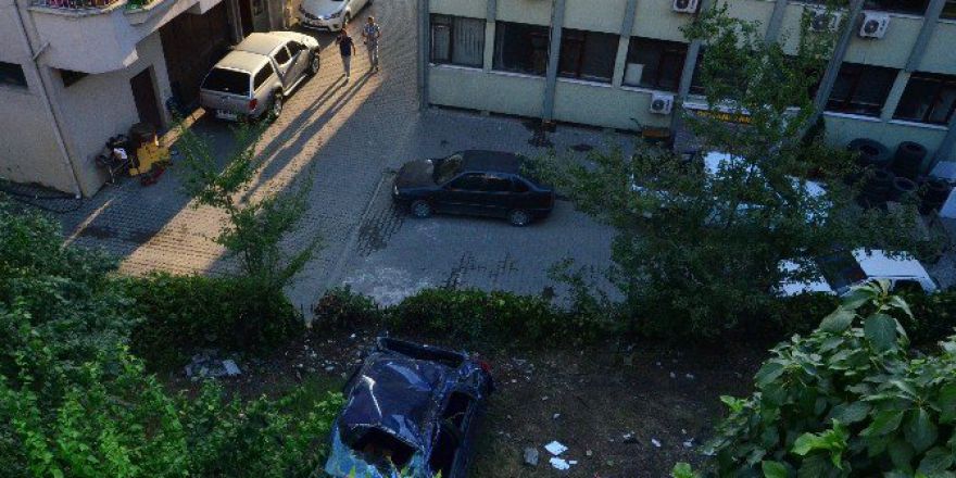 Kontrolden Çıkan Otomobil Lojman Bahçesine Uçtu: 1 Yaralı