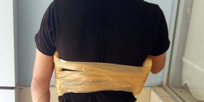 Koltuğunun Altına Sardığı Esrarla Yakalandı