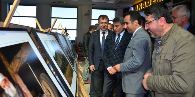 Tatvan’da “Kadim Şehir Bitlis” Konulu Fotoğraf Sergisi Açıldı