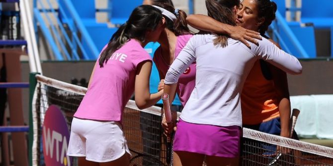 İpek Ve Çağla’dan İşitme Engelli Milli Sporculara Destek