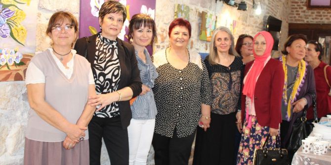 Ayvalık Halk Eğitimi Merkezi Kursiyerlerinden Resim Sergisi