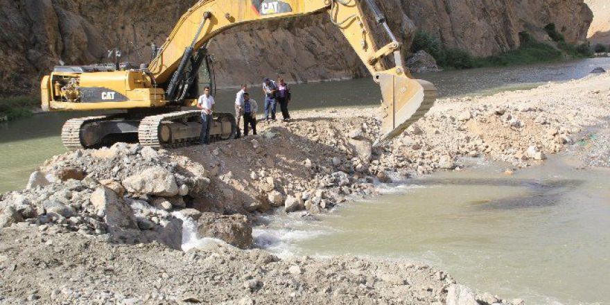 Zap Suyu’nda 13 Yaşındaki Çocuğu Arama Çalışmaları Sürüyor