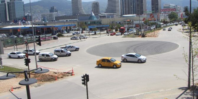 Belediye Kavşağı Kaldırdı, Bursa Trafiği Rahatladı