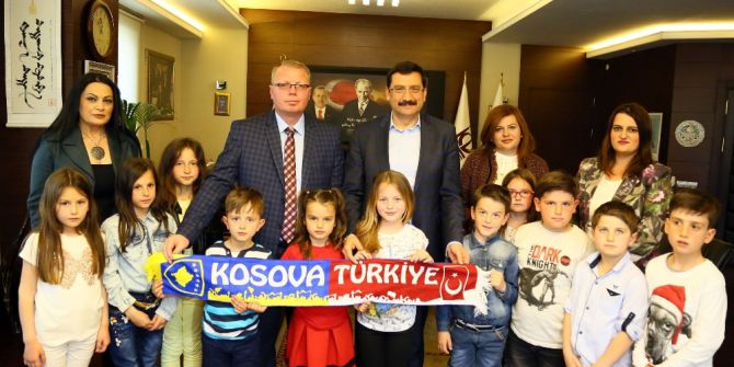 Mamuşalı Öğrencilerden Başkan Ak’a Ziyaret