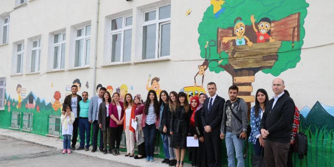 Tasarım Öğrencileri Köy Okulunu Renklendirdi