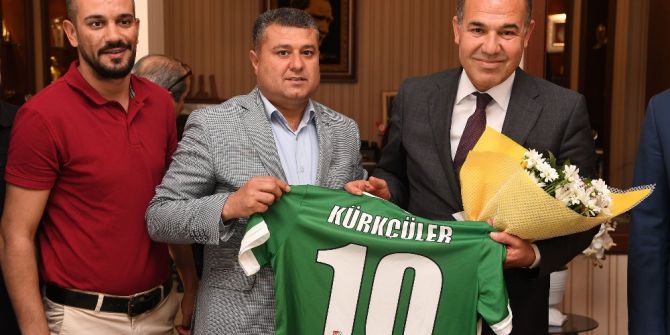 Kürkçülerspor’dan Başkan Sözlü’ye Şampiyonluk Forması
