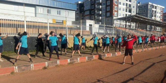 Van Büyükşehir Belediyesi Sporcunun Yanında