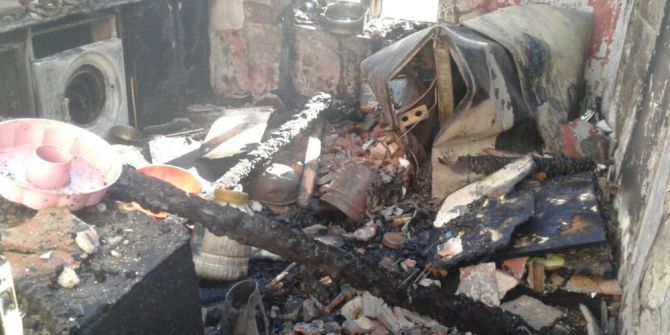 Yangında Evleri Küle Döndü