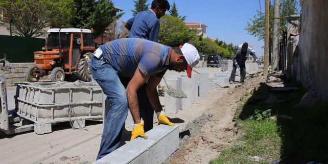 Karaman Belediyesi Kaldırım Ve Asfalt Çalışmalarını Sürdürüyor