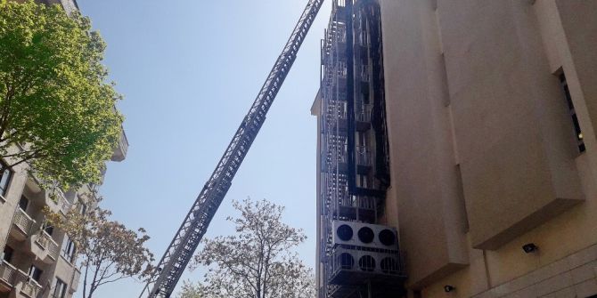 Başkent’te Ptt Şubesindeki Yangın Paniğe Neden Oldu