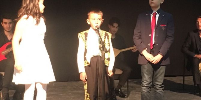 İlkokul Öğrencileri Seslerini Yarıştırdı
