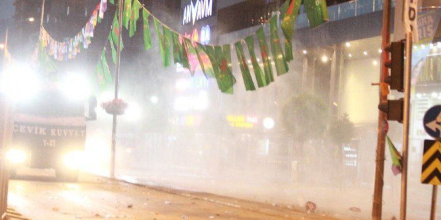 Van’da Hdp’den ‘Darbeye Hayır Demokrasi Hemen Şimdi’ Mitingi