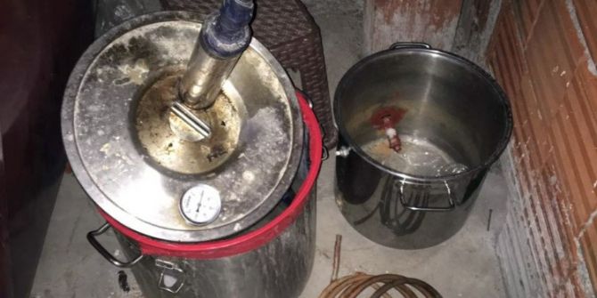 Bergama’da Kaçak İçki Operasyonu: 2 Gözaltı