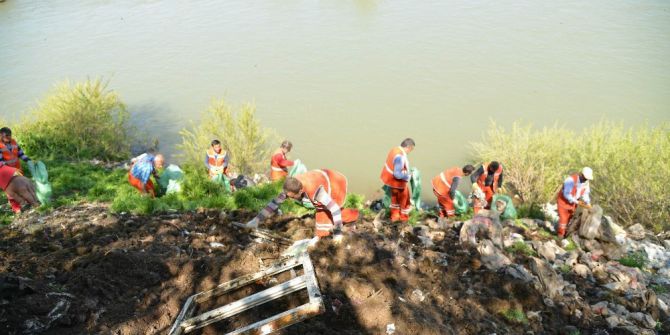 Dicle Nehri Yatağında Atık Temizliği