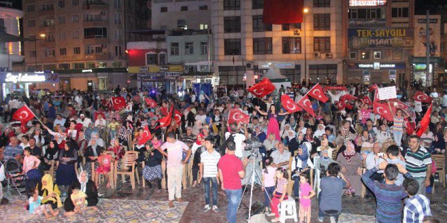 Demokrasi Nöbeti 18. Gününde İlahiler İle Sürdü