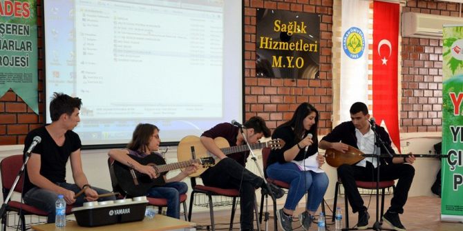Engelli Müzik Grubundan Üniversite Öğrencilerine Konser