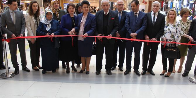 “İğne Ve İpliğin Dansı Kanaviçe" Sergisi